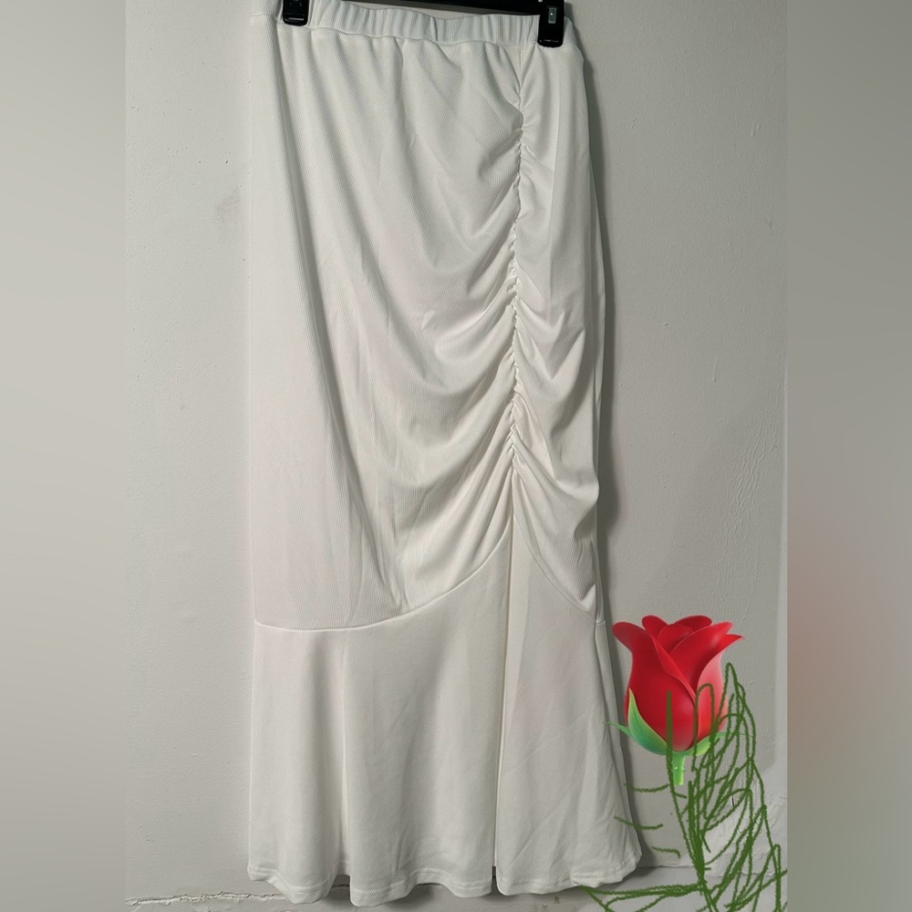 Elegant White Ruched Skirt, women’s 2XL NWOT